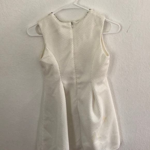 Girls fancy white dress - Picture 2 of 4